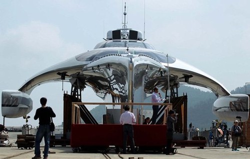 Adasta, futuristic yacht, future Trimaran