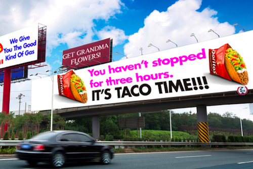 GM, personalized billboard ads