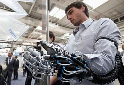 Festo, Production Of The Future - New Operating Concepts Between People And Machines, Futuristic Technology