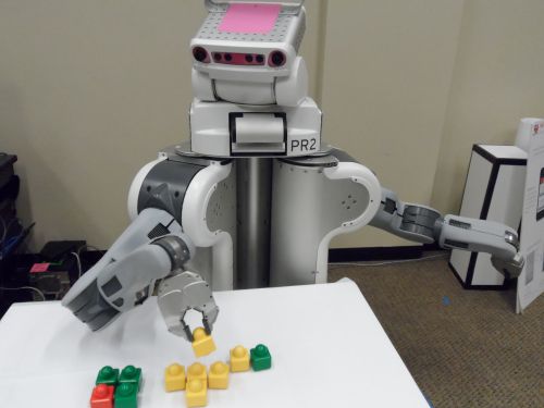Futuristic Robots, Ask The Crowd: Robots Learn Faster, Better With Online Helpers, Washington computer scientists, crowdsourcing