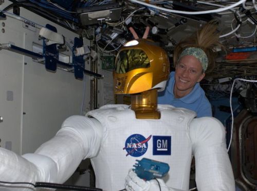 Futuristic Robot, NASA's Robot Astronaut Inspiring Tech Advances Here on Earth, International Space Station, astronaut Karen Nyberg, Robonaut 2