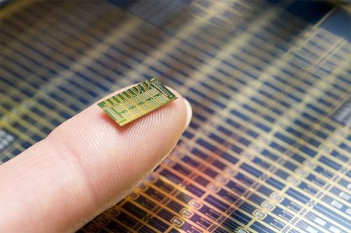 Futuristic Technology, Cyborg, Remote-Controlled Chip Could Be The Future Of Contraceptives, Cyberpunk, MicroCHIPS of Lexington Massachusetts, levonorgestrel,  chip implant, Future Medicine, Innovative, Future Health