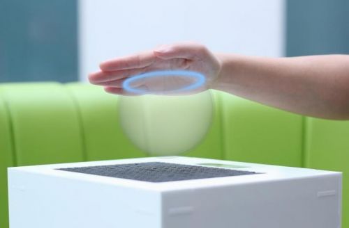 Futuristic Technology, Future Gadgets, Sound Sculpting Lets You Feel 3D Holograms - See it, touch it, feel it - Researchers use ultrasound to make invisible 3-D haptic shape that can be seen and felt. Holographic Technology